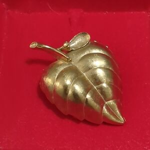 Vintage Avon Gold Leaf Solid Perfume Locket Brooch